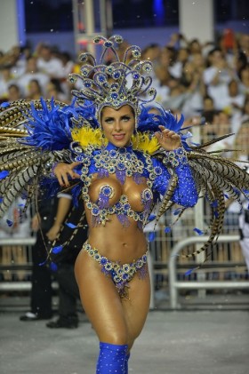 Brazil-carnival-parade-Sambadrome-3_280x421