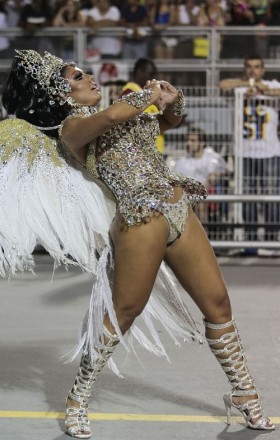 Brazil-carnival-parade-Sambadrome-6_280x440