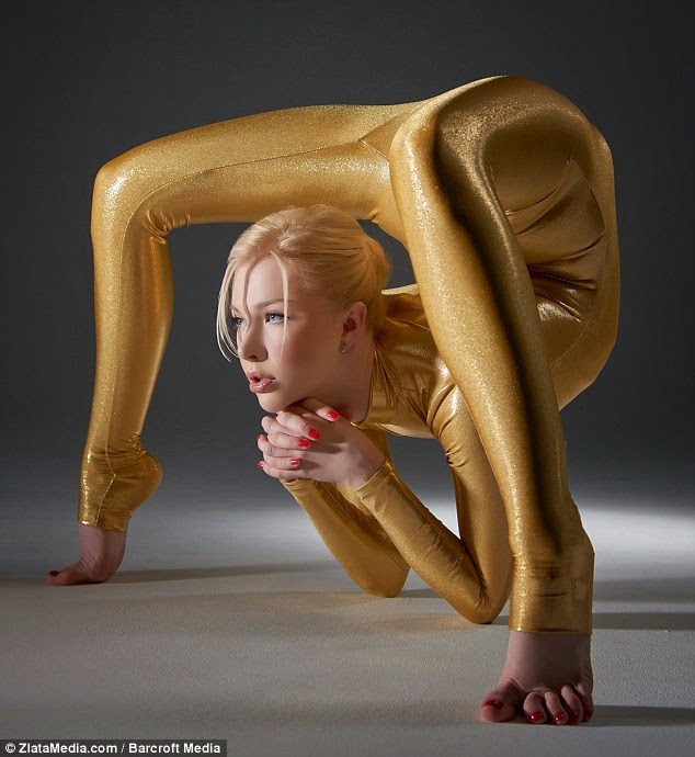 Zlata_is_seemingly_totally_un_phased_by_the_unbelievable_shapes_-a-22_1419334493042