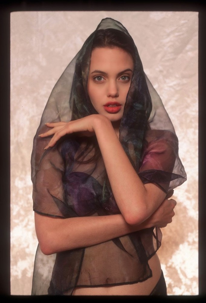 PAY-Angelina-Jolie (6)
