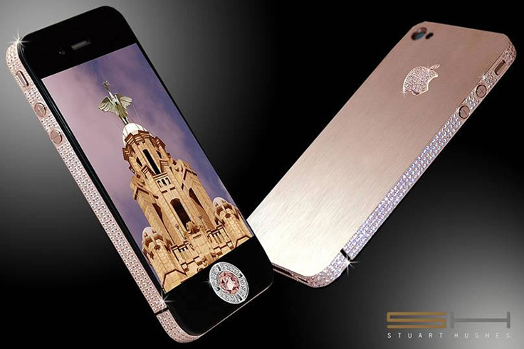 Diamond-Rose-iPhone-4.32GB-Stuart-Hughes (1)
