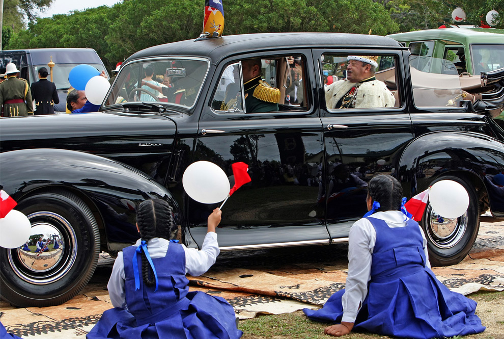 Humber-Pullman-King-of-Tonga