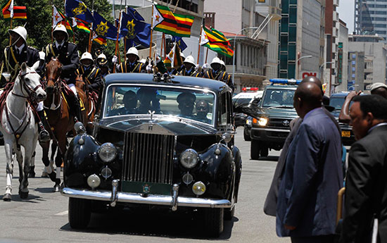 Mugabe-Rolls-550